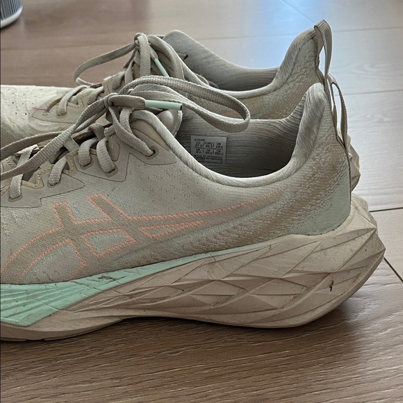 Women's ASICS NovaBlast 4 Athletic Shoes in Cream and Mint - Picture 5 of 8